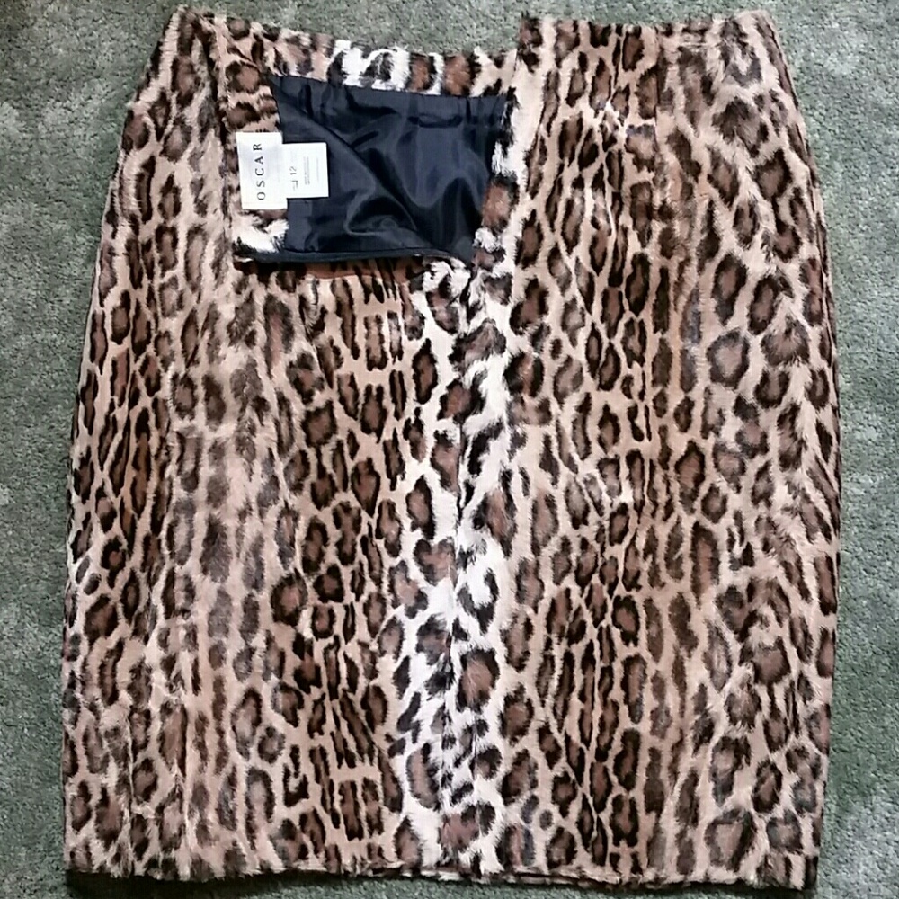 Oscar de la Renta Faux Fur Leopard Pencil Skirt - Picture 4 of 6
